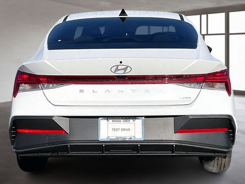 New 2026 Hyundai Elantra Blue image 4