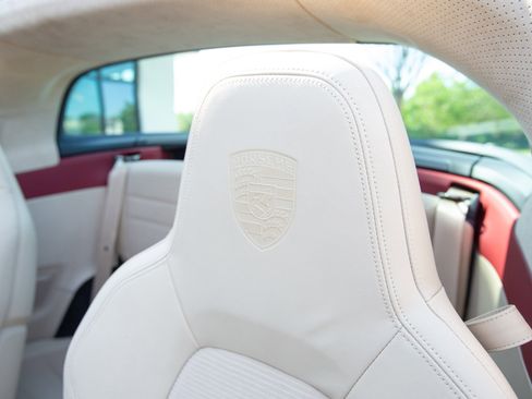 Used 2021 Porsche 911 AWD/4WD image 17