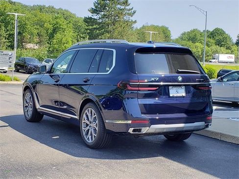 New 2026 BMW X7 xDrive40i w/ Premium Package image 7