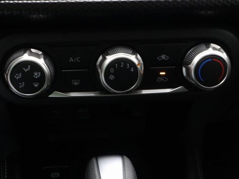 Certified 2023 Nissan Kicks SV image 31