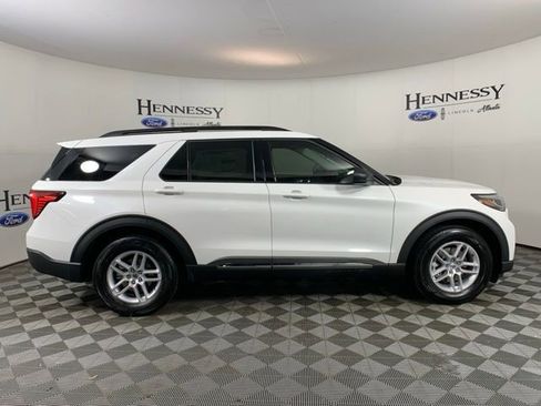 Used 2025 Ford Explorer Active image 9