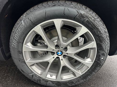 New 2026 BMW X5 xDrive40i w/ Premium Package image 7