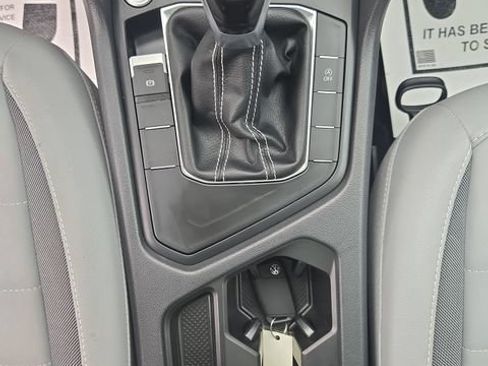 Used 2022 Volkswagen Taos SE FWD image 24