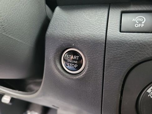 Used 2025 Nissan Frontier PRO-4X AWD/4WD image 32