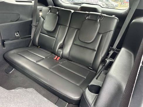 Used 2023 Ford Explorer XLT w/ Equipment Group 202A AWD/4WD image 30