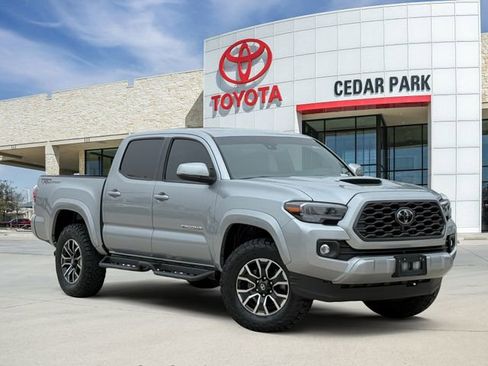 Used 2022 Toyota Tacoma TRD Sport w/ Technology Package RWD image 1