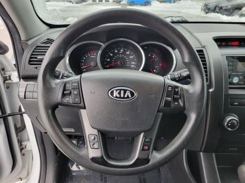 Used 2013 Kia Sorento LX w/ Value Pkg image 19