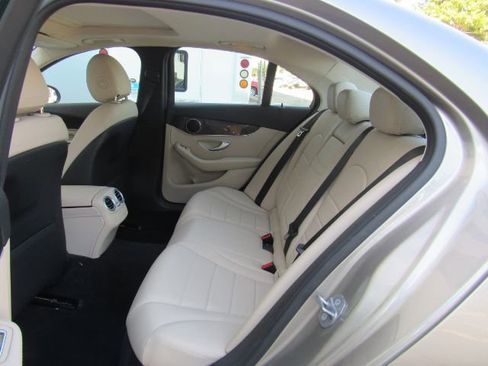 Used 2019 Mercedes-Benz C 300 Sedan image 20