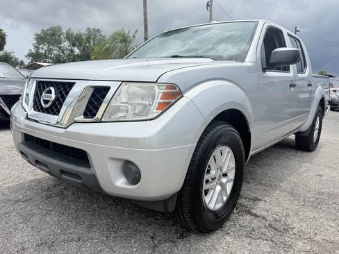 Used 2016 Nissan Frontier SV RWD image 2