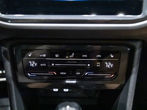 Used 2023 Volkswagen Tiguan SE R-Line image 19