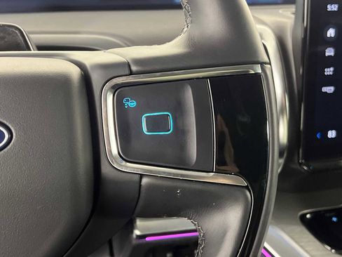 Used 2025 Ford Expedition Max Platinum w/ Driver's Package image 29