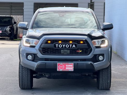 Used 2021 Toyota Tacoma TRD Off-Road w/ Technology Package image 11