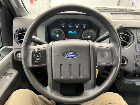 Used 2014 Ford F550 2WD Regular Cab Super Duty image 17