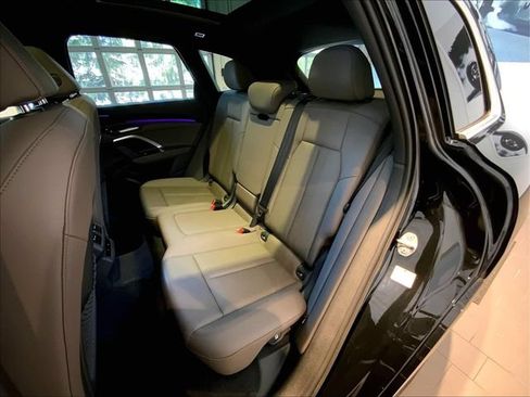 Certified 2025 Audi Q5 Premium w/ Convenience Package AWD/4WD image 23