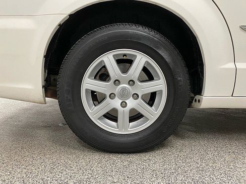 Used 2012 Chrysler Town & Country Touring image 31