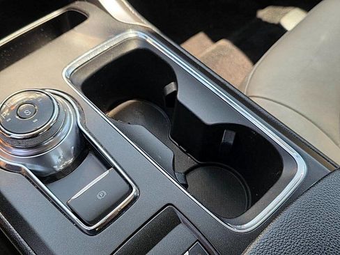 Used 2017 Ford Fusion SE image 36