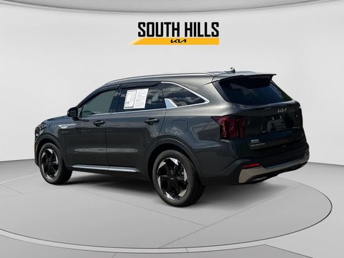 Certified 2025 Kia Sorento EX AWD/4WD image 3