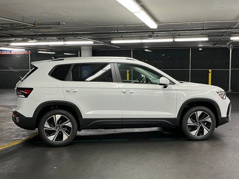 New 2026 Volkswagen Taos SE AWD/4WD image 37