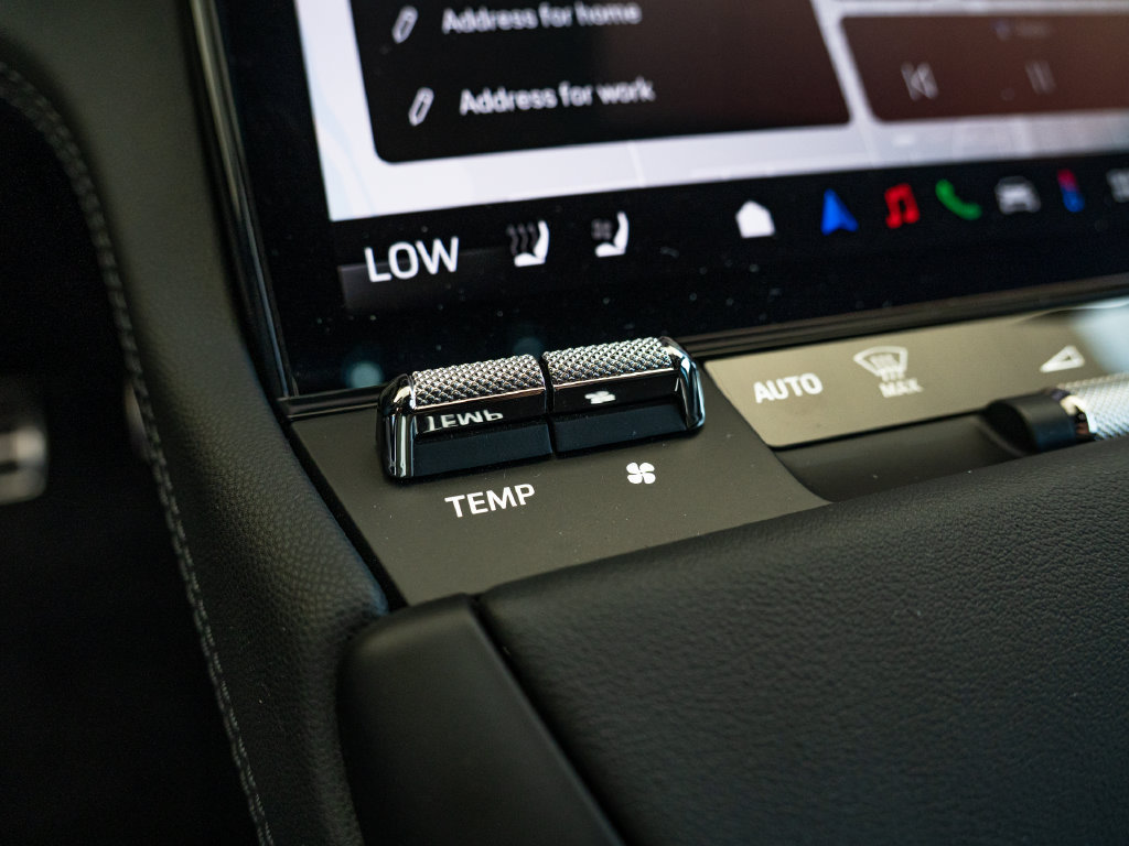 Certified 2026 Porsche Cayenne Electric AWD/4WD image 9