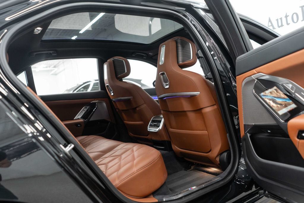 Used 2023 BMW 760i xDrive AWD/4WD image 12