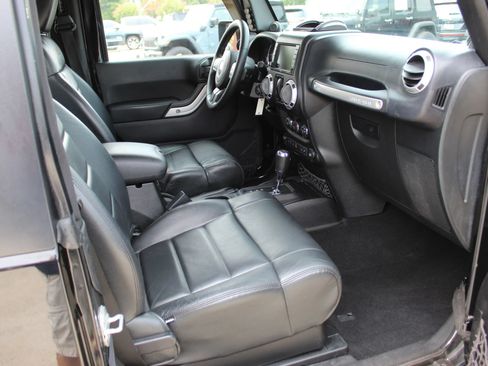 Used 2012 Jeep Wrangler Rubicon w/ PWR Convenience Group AWD/4WD image 22