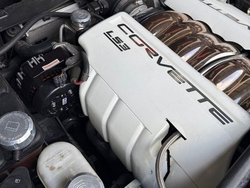 Used 2008 Chevrolet Corvette Coupe w/ Preferred Equipment Group RWD image 9
