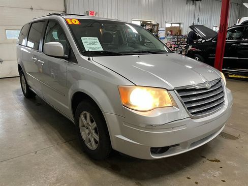 Used 2010 Chrysler Town & Country Touring Plus FWD image 4