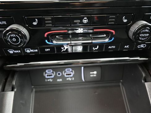 New 2025 Jeep Grand Cherokee L Altitude image 6