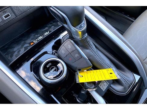 Used 2023 Chevrolet Colorado ZR2 w/ ZR2 Convenience Package III AWD/4WD image 14