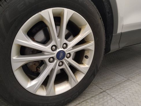 Used 2018 Ford Escape SE FWD image 31