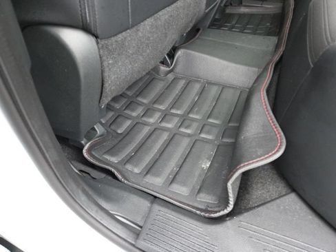 Used 2025 Nissan Rogue SV AWD/4WD image 18