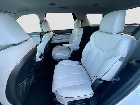 Used 2024 Hyundai Palisade SEL image 23