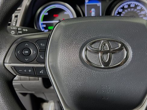 Used 2022 Toyota Camry LE FWD image 19
