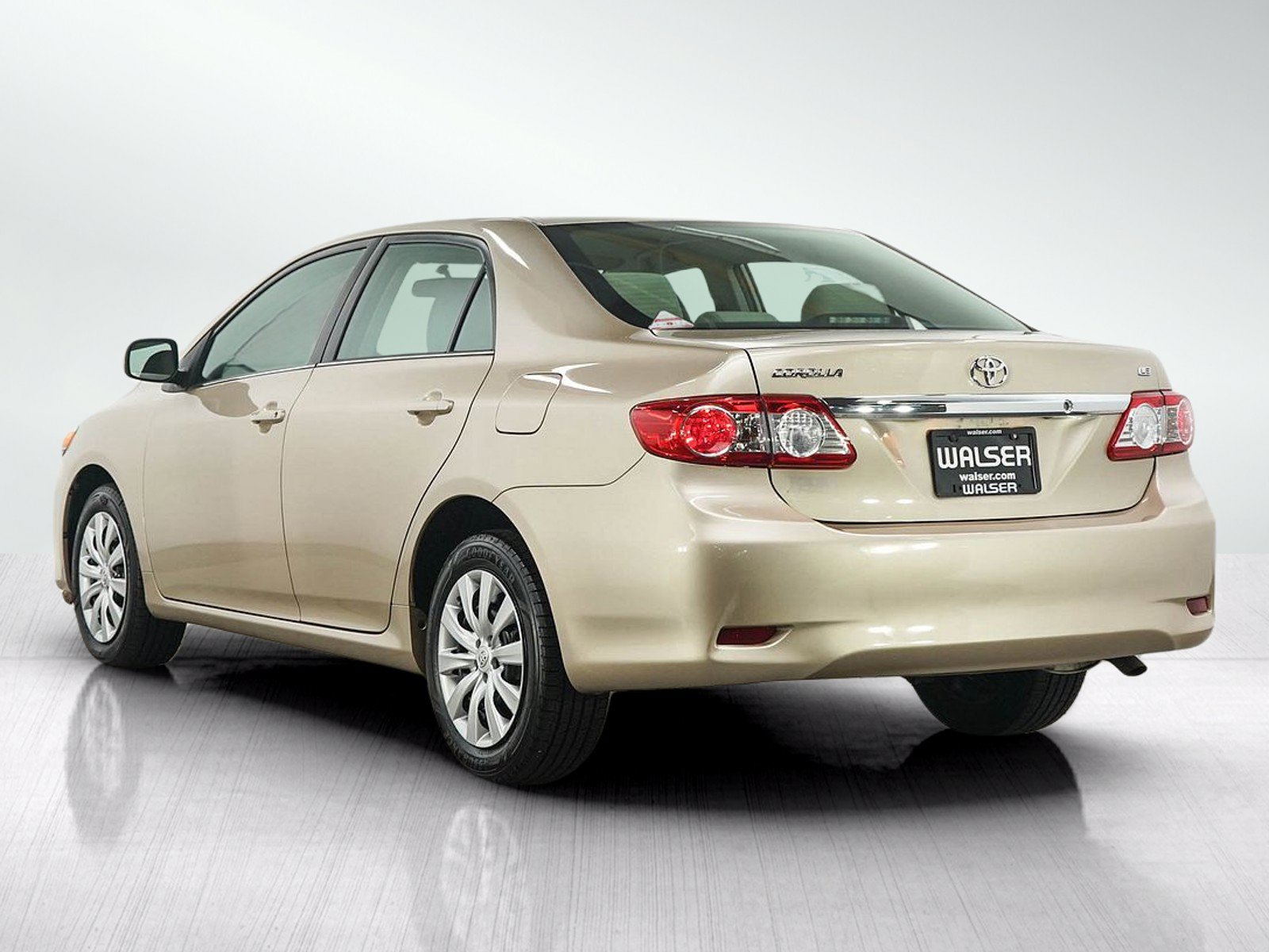 Used 2013 Toyota Corolla LE FWD image 3