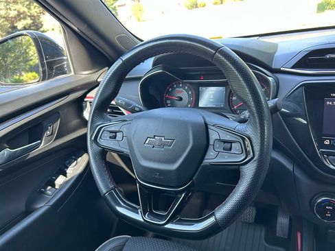 Used 2021 Chevrolet TrailBlazer RS w/ Sun and Liftgate Package FWD image 22