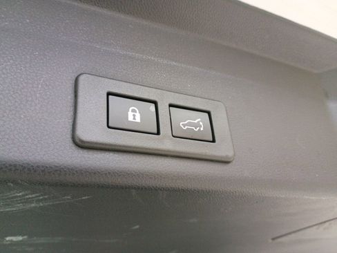 Used 2024 Subaru Ascent Touring image 11