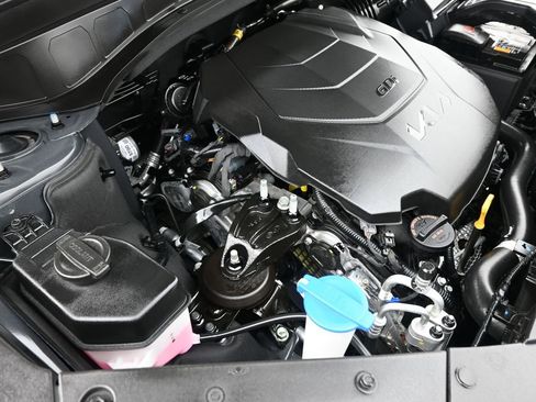 Used 2025 Kia Telluride SX w/ SX Captain's Chair Package image 30