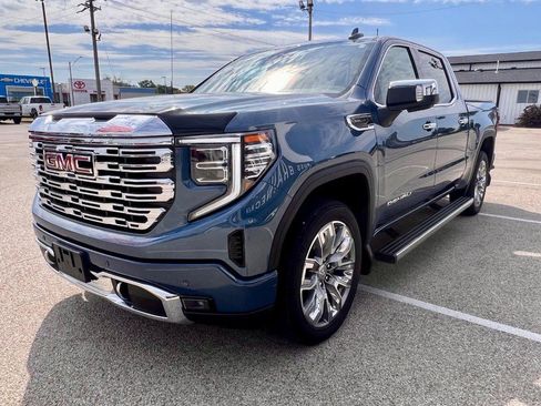 Used 2024 GMC Sierra 1500 Denali w/ Denali Reserve Package image 8