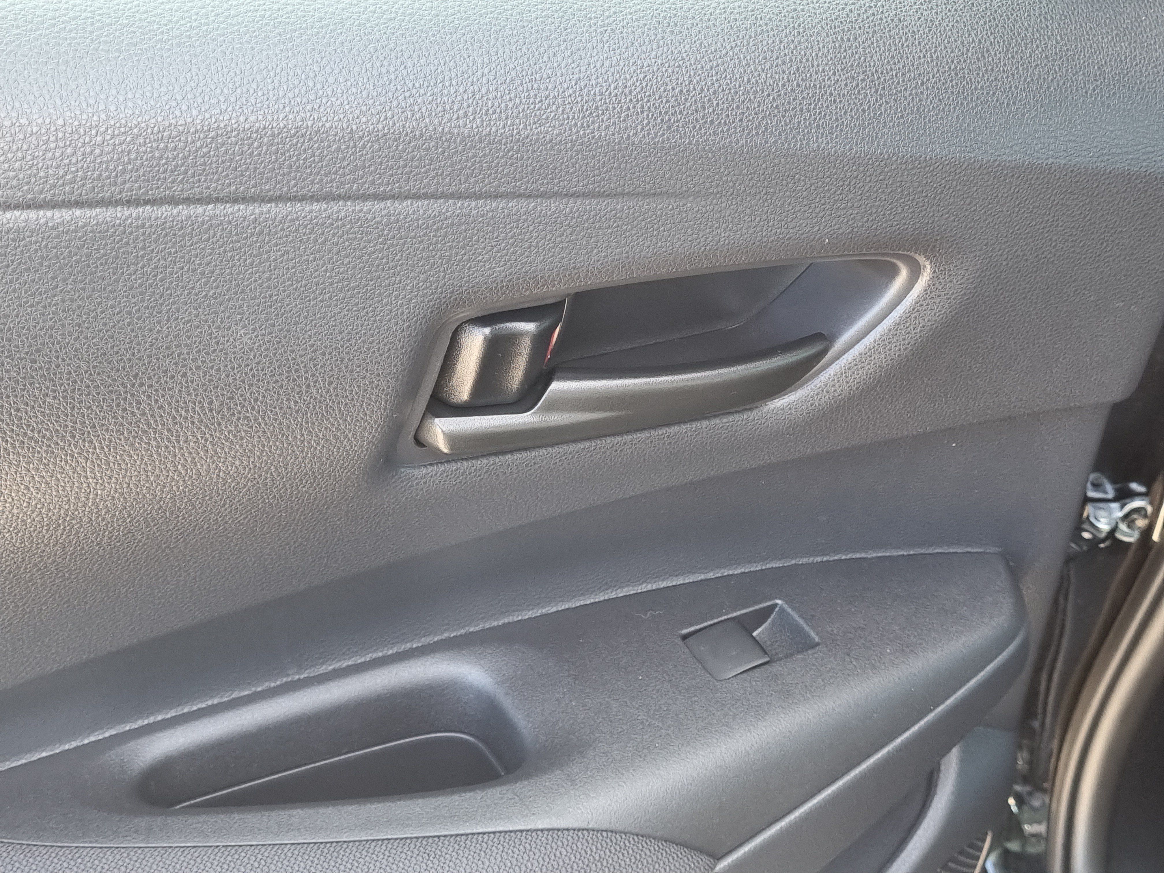 Used 2025 Toyota Corolla LE FWD image 15