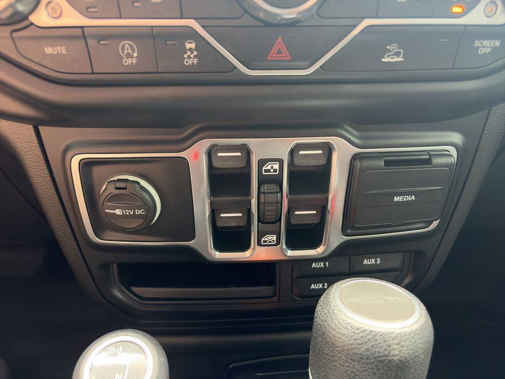 Used 2022 Jeep Gladiator Sport AWD/4WD image 20