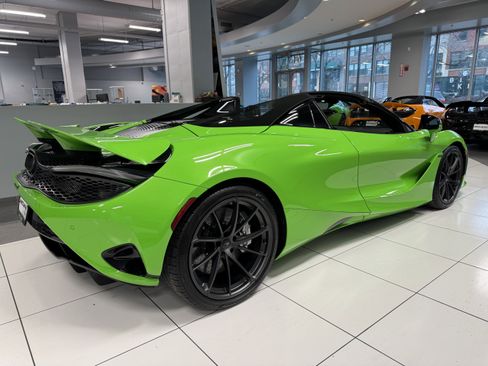 Used 2026 McLaren 750S Spider image 8