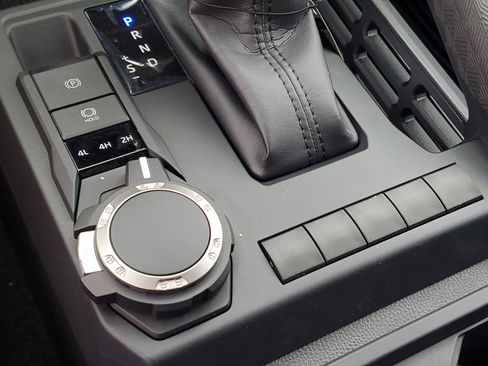 New 2026 Toyota Tacoma SR AWD/4WD image 31