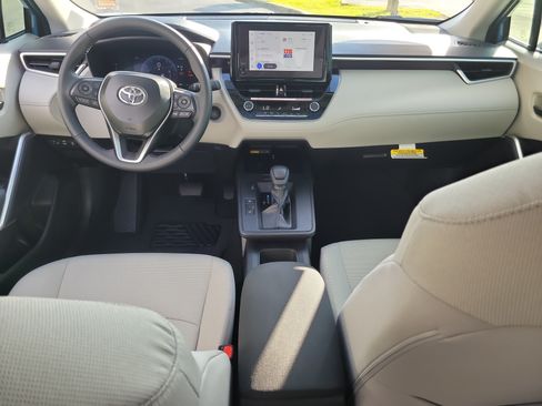 Used 2026 Toyota Corolla Cross LE w/ Moonroof Package FWD image 15