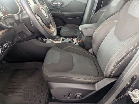 Used 2016 Jeep Cherokee Latitude w/ Comfort/Convenience Group AWD/4WD image 13