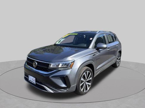 Used 2022 Volkswagen Taos SE AWD/4WD image 7