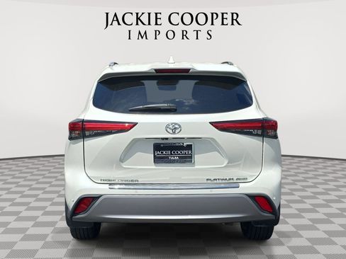Used 2021 Toyota Highlander Platinum AWD/4WD image 6