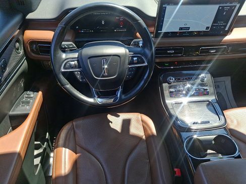 Used 2022 Lincoln Nautilus Reserve AWD/4WD image 11