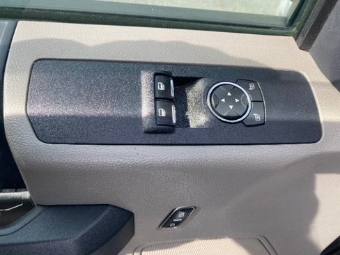 Used 2022 Ford F250 XL w/ Power Equipment Group AWD/4WD image 18