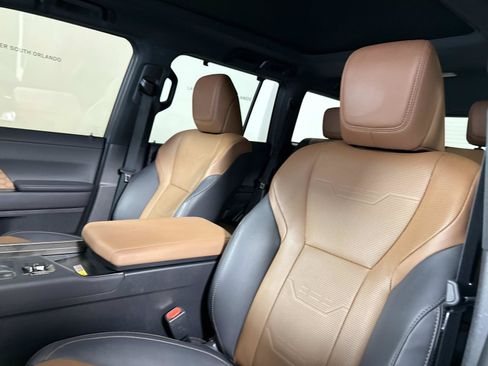 Used 2025 Lexus GX 550 w/ Accessory Package (2T) AWD/4WD image 20
