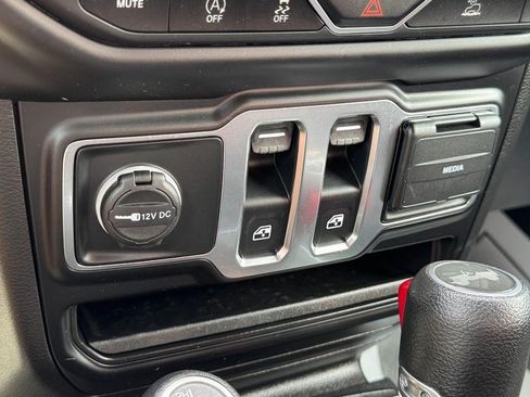 Used 2022 Jeep Wrangler Sport AWD/4WD image 24